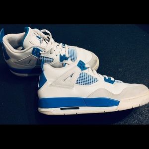 Jordan Retro 4’s. Military Blue. Size 5.5Y